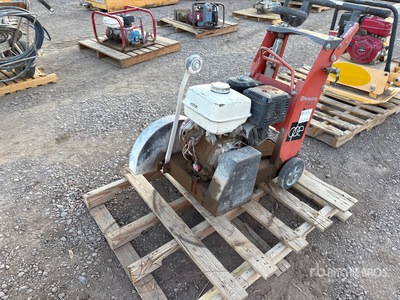 Husqvarna X4000 Scie à béton à contrôle arrière