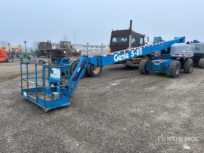 2007 Genie S85 4WD Diesel Podnośnik teleskopowy