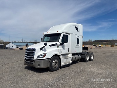 2020 Freightliner Cascadia 126 6x4 T/A Sleeper Truck Tractor