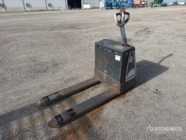 2010 Crown 4500 lb Electric Pallet Jack