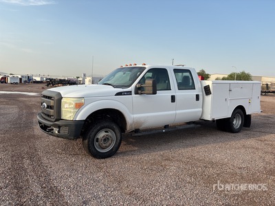 2011 Ford F-350 XL 4x4 Crew Cab Utility Truck