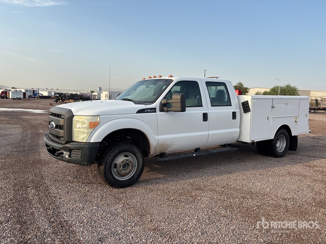 2011 Ford F-350 XL 4x4 Crew Cab Utility Truck