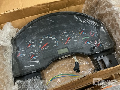 (23) Navistar 2596673C92L Electronic Tachometers