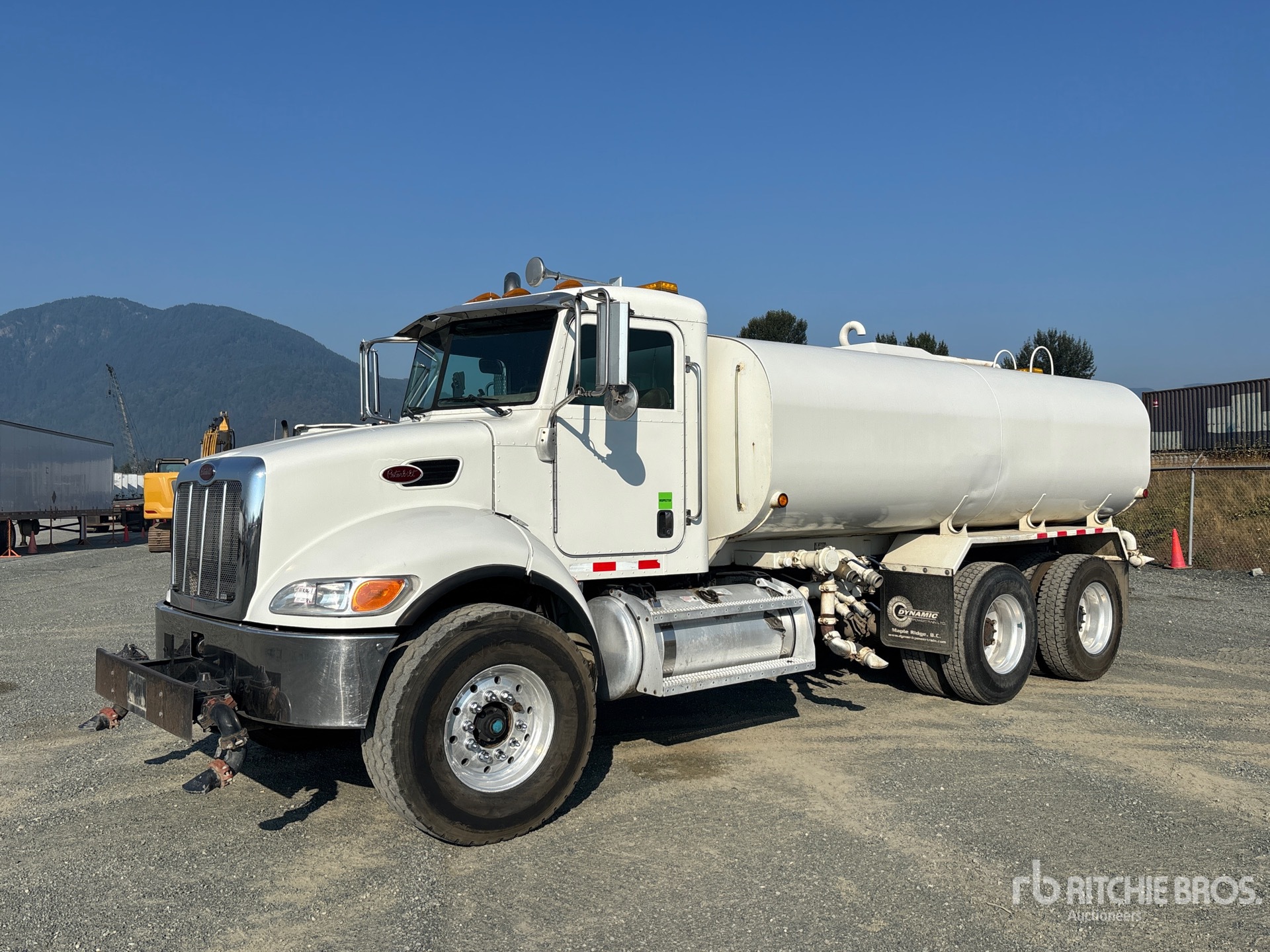 2009 Peterbilt 330 40000 gal 6x4 Water Truck