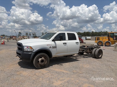 2015 Ram 5500 4x2 Crew Cab Cabine en chassis
