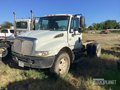 2007 International 4200 4x2 Cab and Chassis