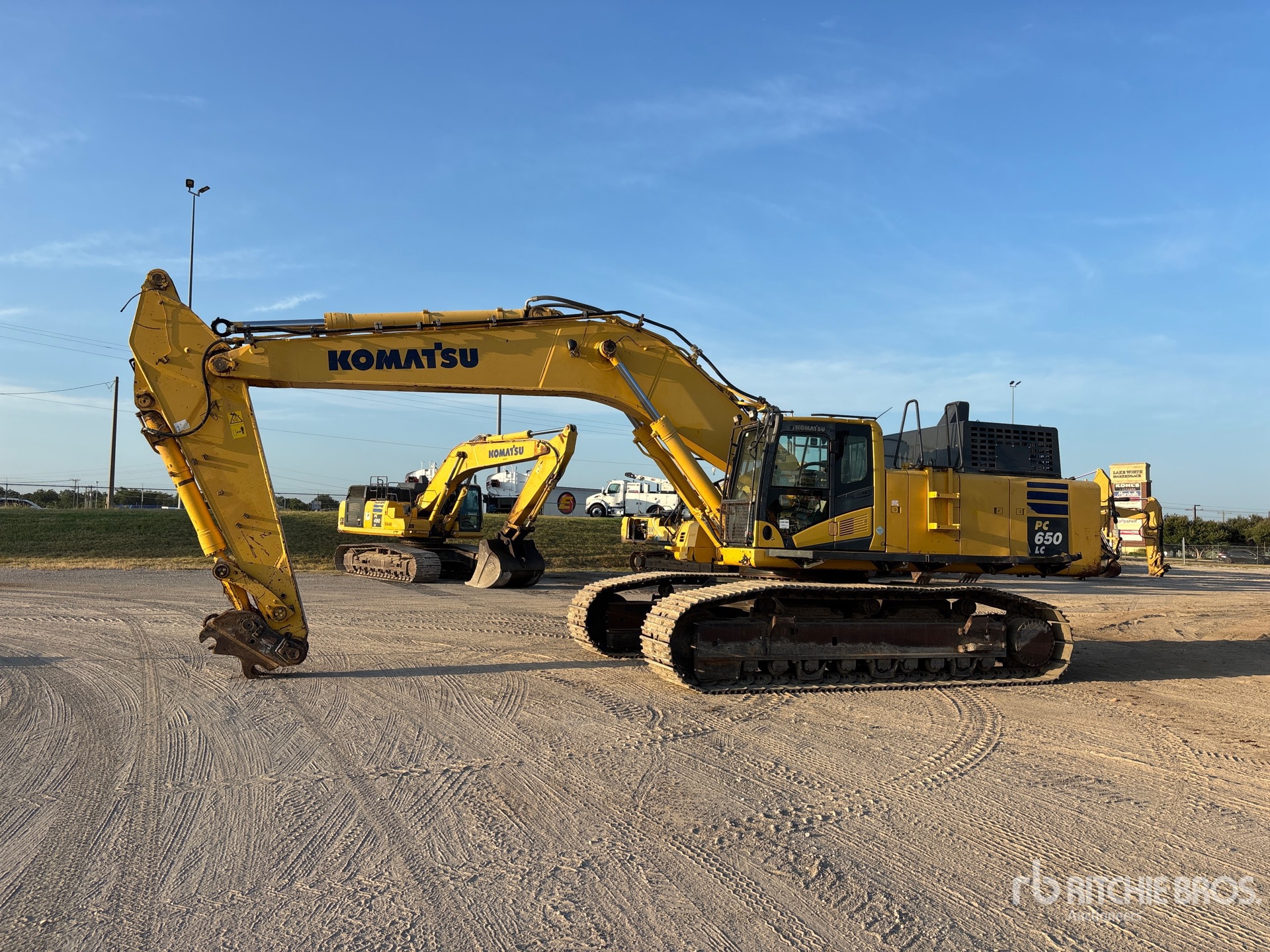 2017 Komatsu PC650LC-11 Tracked Excavator