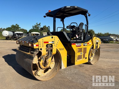 2016 Cat CB64 Compacteur à double bille
