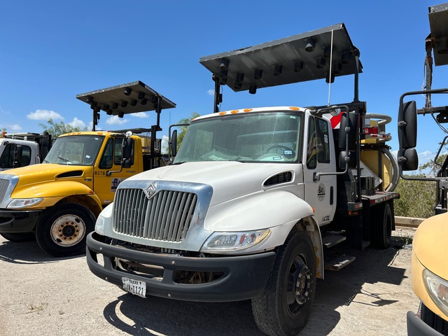 2005 International 4300 4x2 Attenuator Truck (Inoperable) 2005 International 4300 4x2 Attenuator Truck (Inoperable)