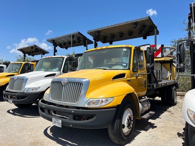 2012 International 4300 4x2 Attenuator Truck (Inoperable) 2012 International 4300 4x2 Attenuator Truck (Inoperable)