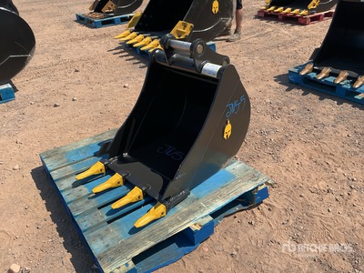Dynamic Entities 24 in Digging Excavator Bucket - Fits Cat 303/303.5/304, Case, New Holland, Kobelco SK35, Deere/Hitachi 35D/G