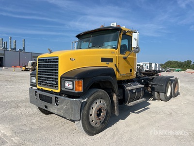2010 Mack CHU613 6x4 Cabeza Tractora Cabina Corta