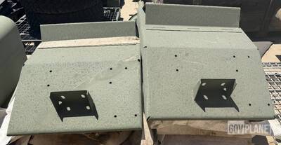 LOT OF 7- MRAP /CAIMAN FRONT FENDERS (NOS- 5 STILL IN WRAP) WILL SHIP ON PALLET 40 X 42 X 24 160LBS その他 - 機械部品