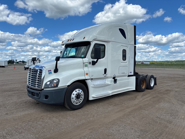 2016 Freightliner Cascadia 125 6x4 T/A Sleeper Truck Tractor