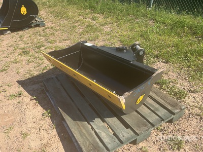 Dynamic Entities 42 in Tilting Excavator Bucket - Fits Cat 303/303.5/304, Case, New Holland, Kobelco SK35, Deere/Hitachi 35D/G