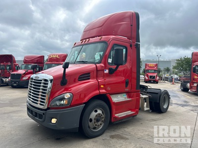 2018 Freightliner Cascadia 113 4x2 S/A Day Cab Truck Tractor