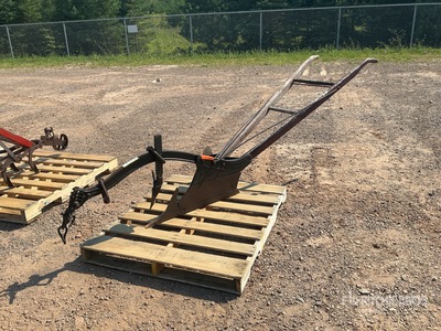 Horse-Drawn Plow معدات زراعية متنوعة