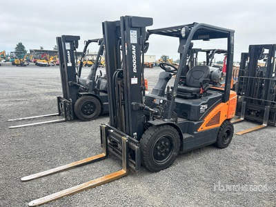 2020 Doosan G25N-7 4600 lb Cushion Tire Montacargas