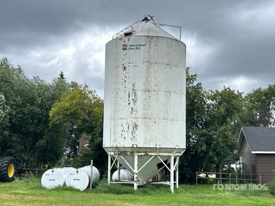Wheatland +/- 3500 bu Fertilizer Hopper Grain Bin