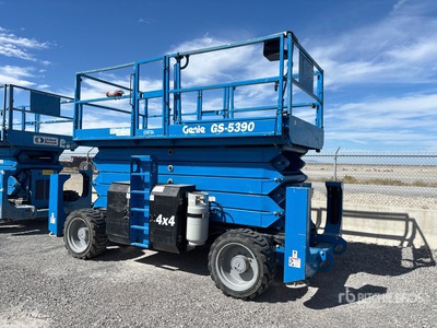 2016 Genie GS-5390RT Dual Fuel Scissor Lift
