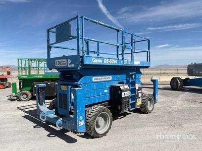 2016 Genie GS-5390 4x4 Dual Fuel Scissor Lift