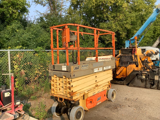 2014 JLG 2630ES Electric Scissor Lift (Inoperable) 2014 JLG 2630ES Electric Scissor Lift (Inoperable)
