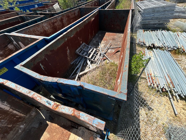 22 ft 4 in 30 cyd Roll-Off Container 22 ft 4 in 30 cyd Roll-Off Container