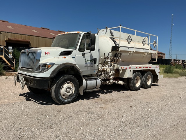 2015 International 7400 2000 gal 6x4 Kill Truck 2015 International 7400 2000 gal 6x4 Kill Truck