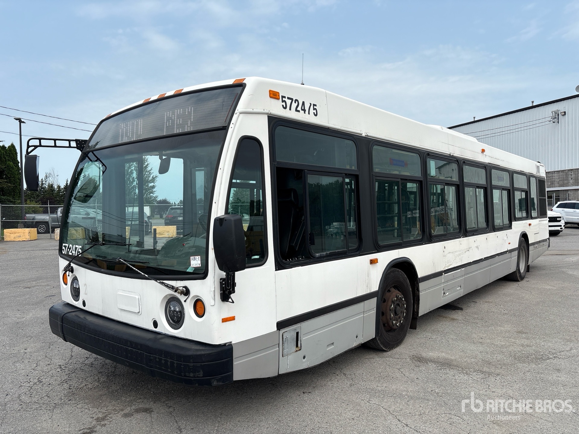 2006 Novabus LFS L1293 4x2 28-Seat Transit Bus