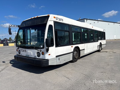 2006 Novabus LFS 4x2 31-Seat Crew Carrier Bus
