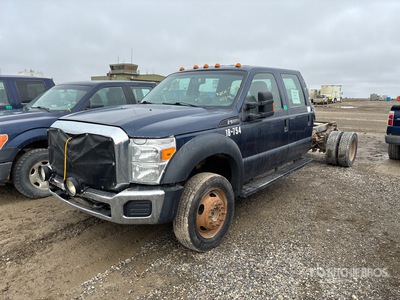 2014 Ford F-550 XL 4x4 Crew Cab Cabine et châssis