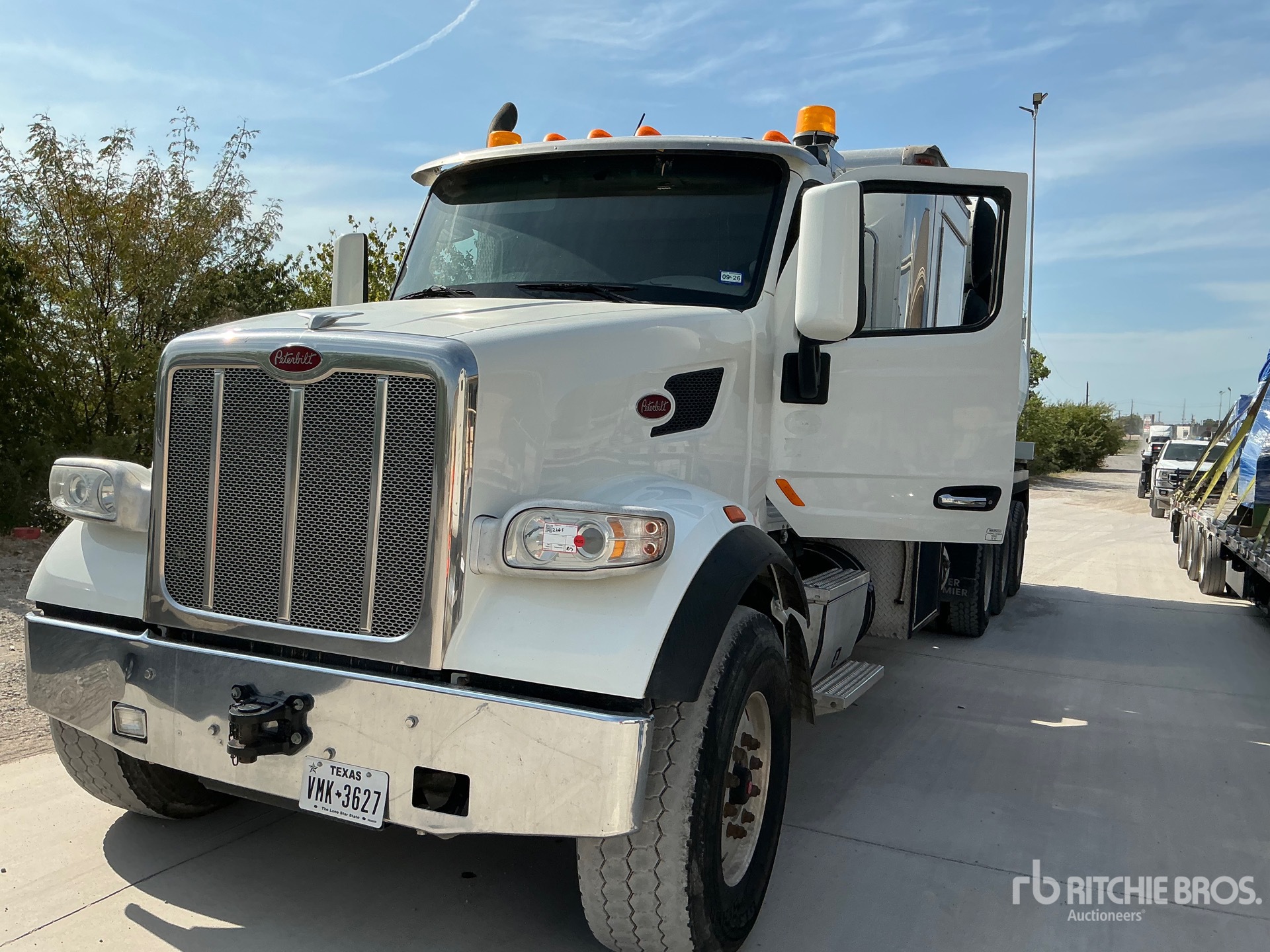 2018 Peterbilt 567 Vacuum Tanker Truck