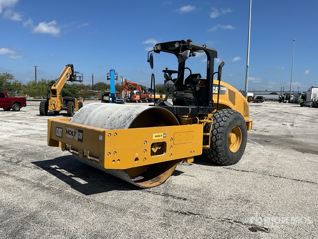 2019 Cat CS-64B Smooth Drum Compactor