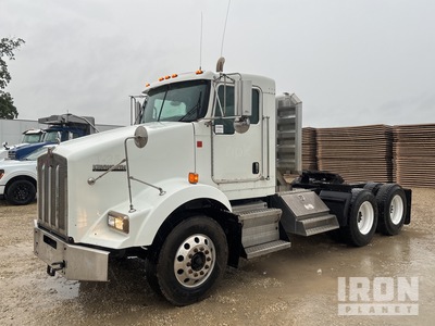 2009 Kenworth T800 6x4 T/A Day Cab Truck Tractor