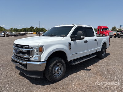 2022 Ford F-350 XLT 4x4 Crew Cab Pickup