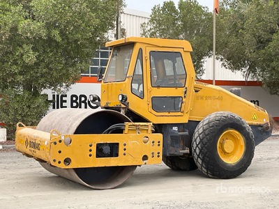 2011 Bomag BW211D-40 Gładka zagęszczarka bębnowa