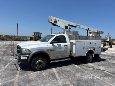 Versalift 29 ft on 2013 Ram 4500 4x2 Camión con Cesta Elevadora