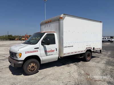 2003 Ford E-450 4x2 Furgonetka