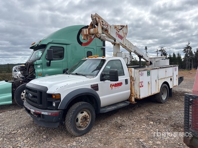 Altec AT37G 37.5 ft on 2009 Ford F-550 4x4 高所作業車 (Inoperable)