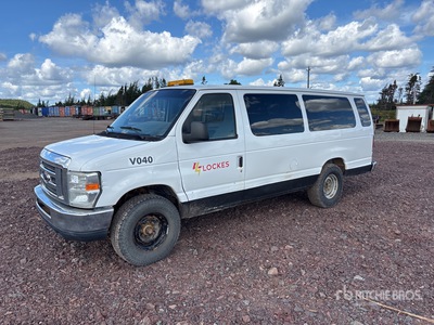 2012 Ford E-350 乗客用バン