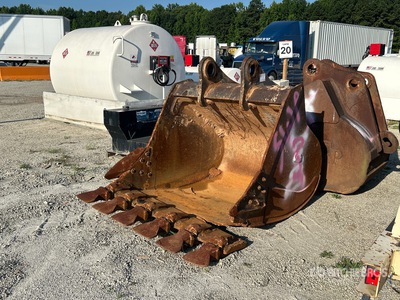 60 in Digging Excavator Bucket