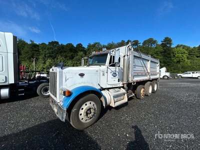 2006 Peterbilt 379 8x4 Camion à benne basculante D/E (Inoperable)