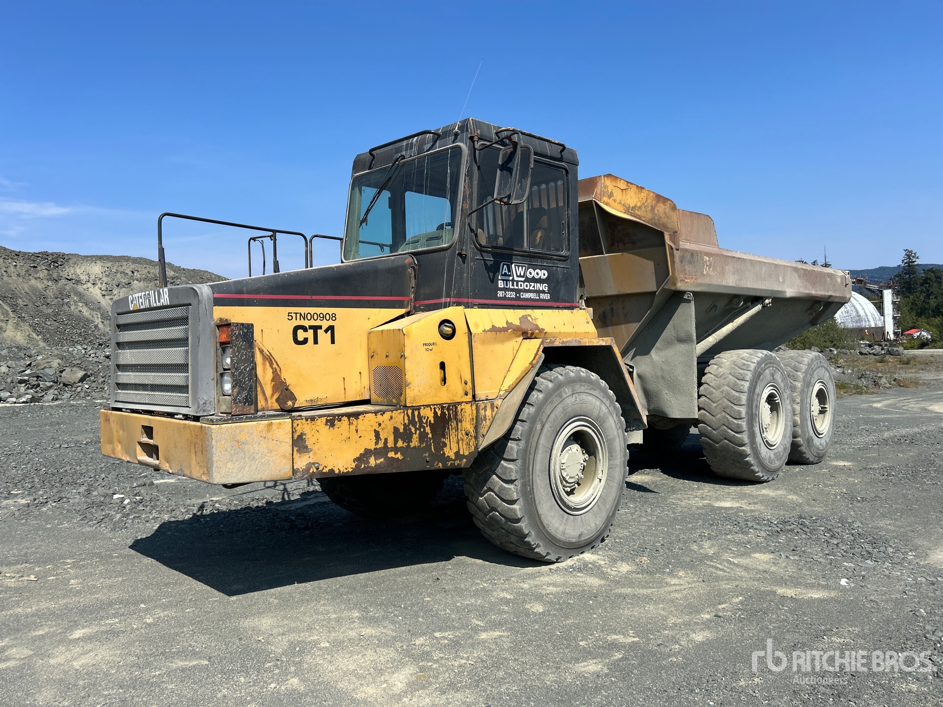 1996 Cat D250E Articulated Dump Truck