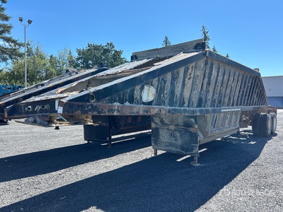 2005 CTS 40 ft T/A Belly Dump Trailer