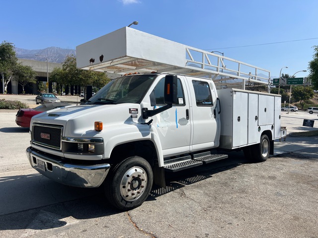 2007 GMC C4500 4x2 Crew Cab Utility Truck 2007 GMC C4500 4x2 Crew Cab Utility Truck