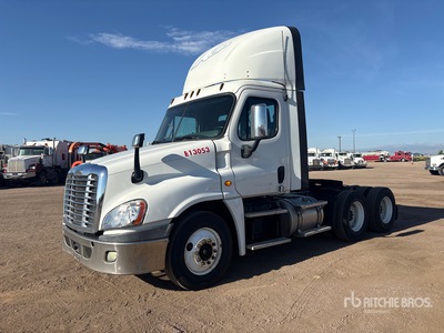2014 Freightliner Cascadia CA125 6x4 Cabeza Tractora Cabina Corta
