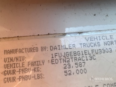 2014 Freightliner Cascadia CA125 تراكتور شاحنة نهارية (ثنائية المحور)