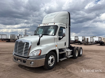 2014 Freightliner Cascadia CA125 6x4 T/A Day Cab Truck Tractor