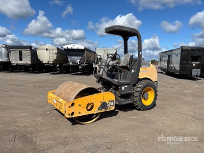 2015 Volvo SD45 Smooth Drum Compactor