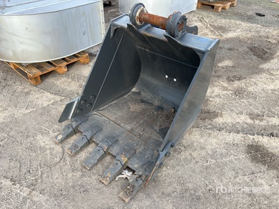 Sumitomo 900 mm Q/C Digging Excavator Bucket - Fits Case CX145